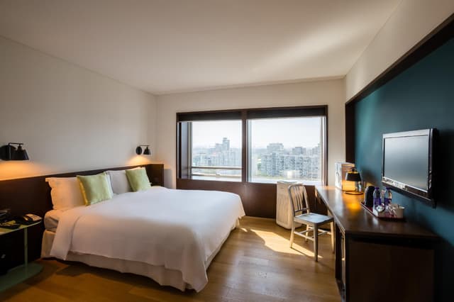 Deluxe King Room
