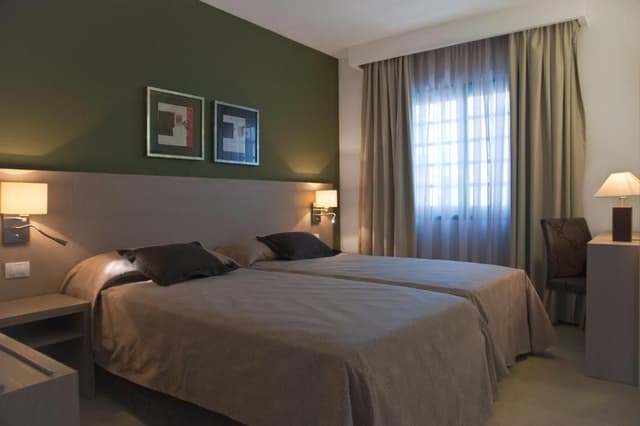 Bungalow (2 Adults)
