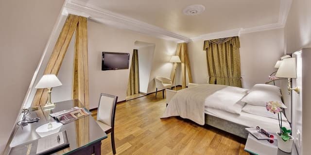 Superior Room, 1 Queen Bed, City View