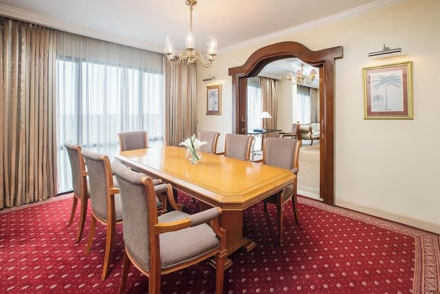 Aryaduta Suite