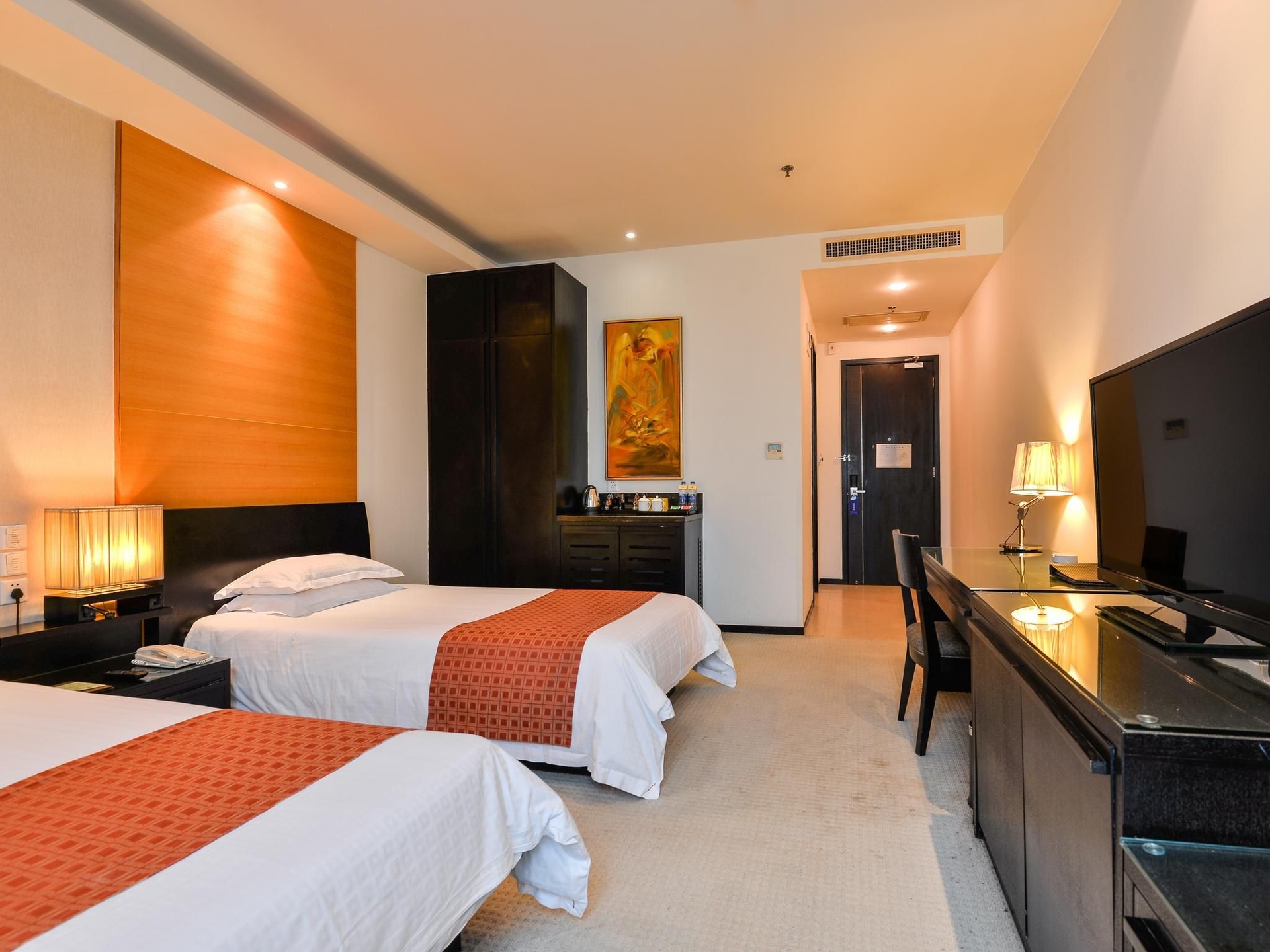 โรงแรมฮันเดรด เซ็นจูรี่ส์ (Hundred Centuries Hotel)4