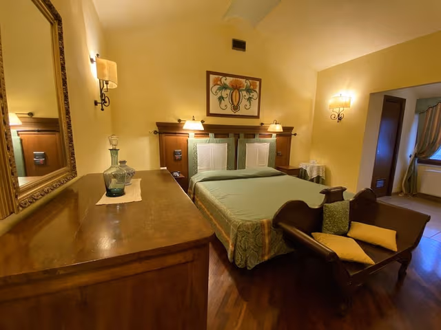 Deluxe Room, Non Smoking, Pool View
