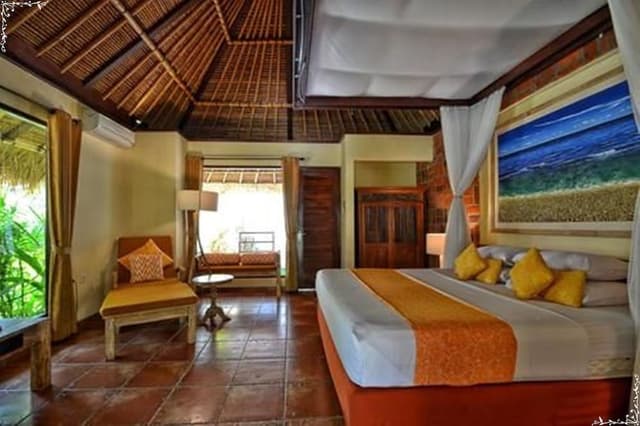 Grand Bungalow, 1 Queen Bed, Garden View