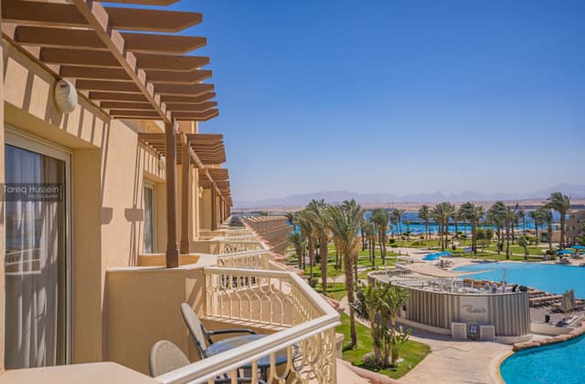 Deluxe Pool or Side Sea View