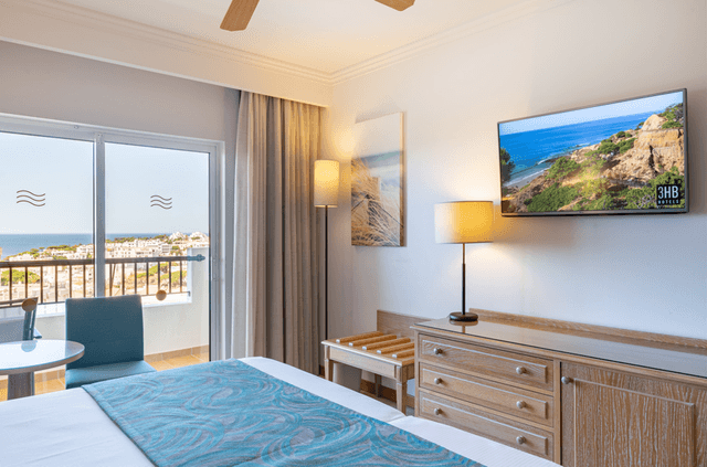 Family Room with Side Sea View (2 adults +1 child)