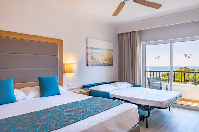 Family Room with Side Sea View (2 adults)