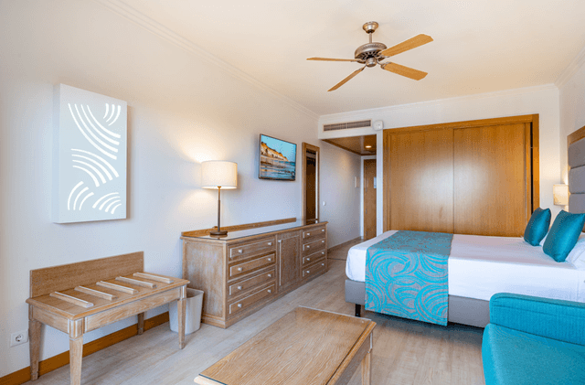Family Room with Side Sea View (2 adults)
