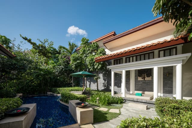 Lagoon Pool Villa