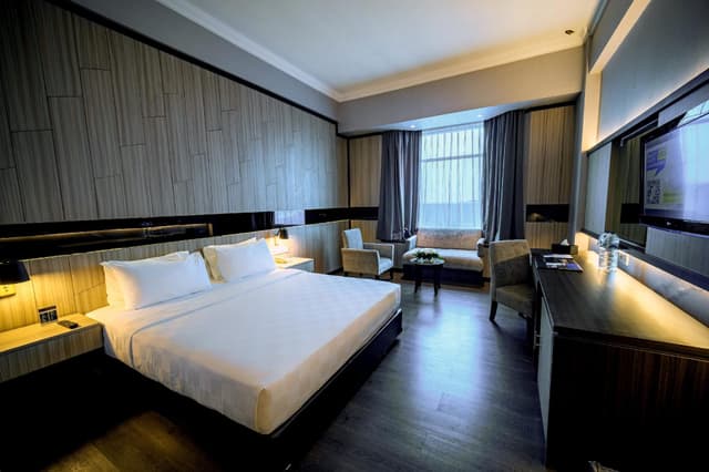 Grand Executive Suite
