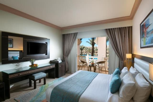 Deluxe Double Room with Side Sea View