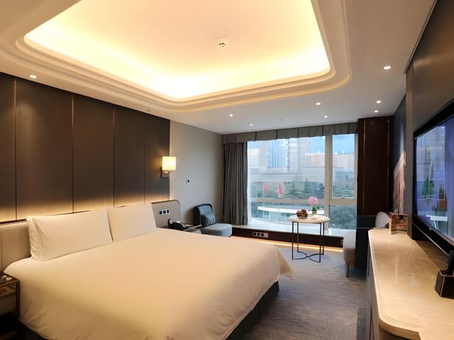 Superior Garden View King Room