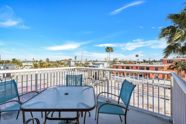 Condo, 2 Bedrooms, Kitchen