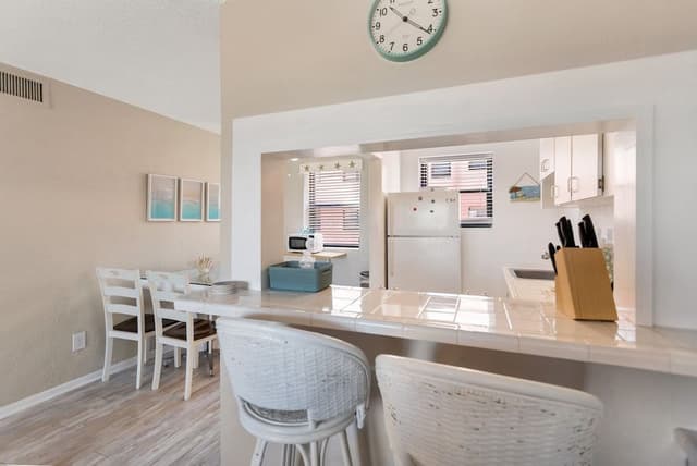 Condo, 2 Bedrooms, Kitchen