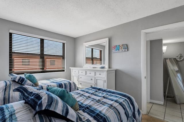 Condo, 2 Bedrooms, Kitchen, Garden View