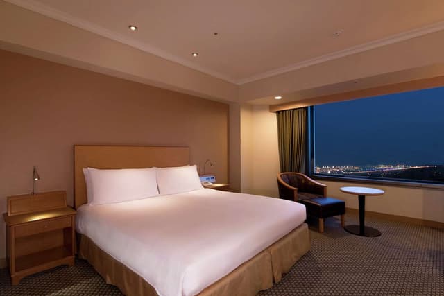QUEEN DELUXE ROOM - HIGH FLOOR