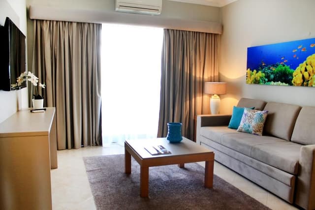 One-Bedroom Apartment (2 Adults + 2 Children up 12 years old))