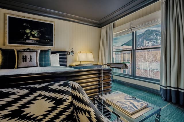 Junior Suite, 1 King Bed, Hearing Accessible, Poolside (Tub, Accessible)