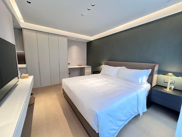 Studio - King Room with Balcony