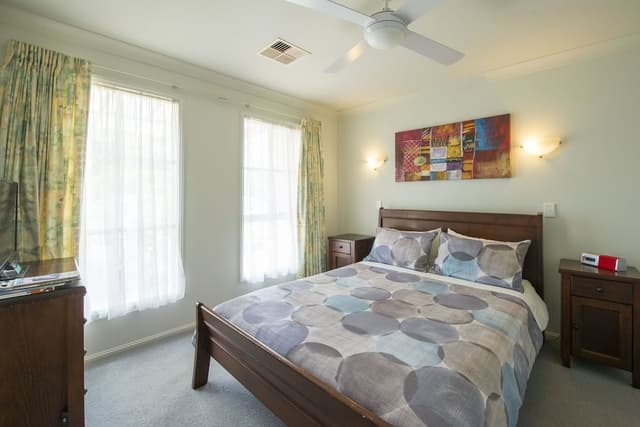 Queen Room 1 Bed & Breakfast