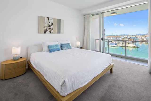 3 Bedroom 2 Bathroom Waterfront Apartment