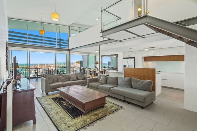 4 Bedroom 3 Bathroom Waterfront Loft Penthouse