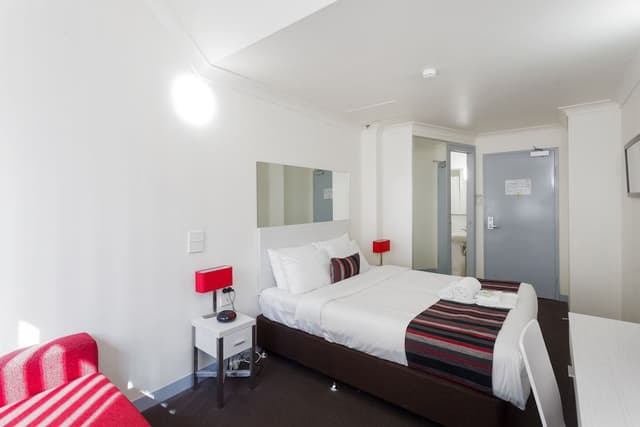 Premium Queen Room with City View