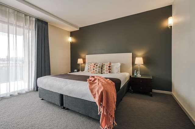 Superior One Bedroom Apartment