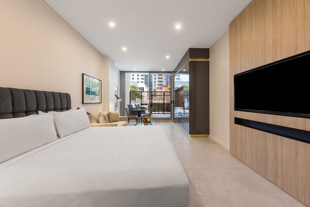 Studio Street Suite