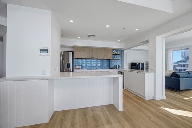 3 Bedrooms Sub Penthouse Apartment with Ocean View