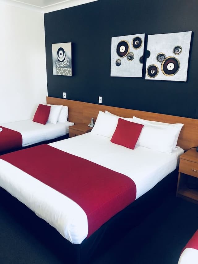 Family Room, Multiple Beds