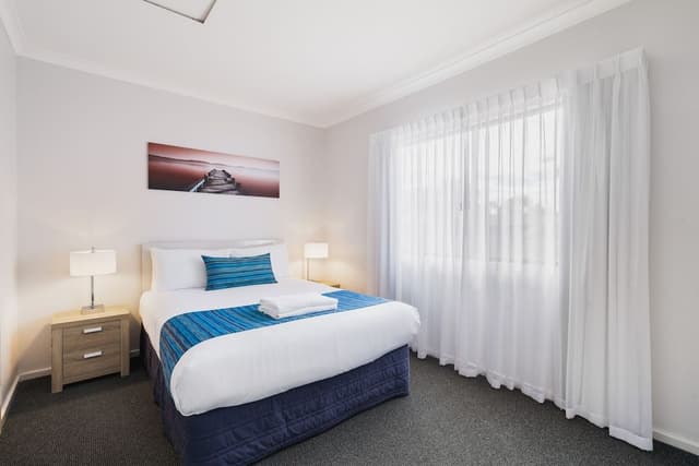 Villa, 2 Bedrooms, Poolside