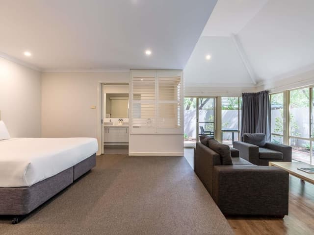 Executive Villa, 1 King Bed