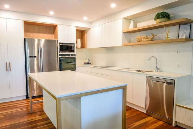 Belongil Penthouse Three Bedroom w Pool