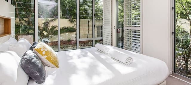 Belongil Penthouse Three Bedroom w Pool