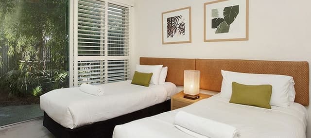 Belongil Penthouse Three Bedroom w Pool