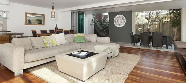 Belongil Penthouse Three Bedroom w Pool