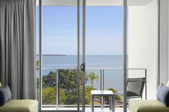 Room (Hotel Ocean)