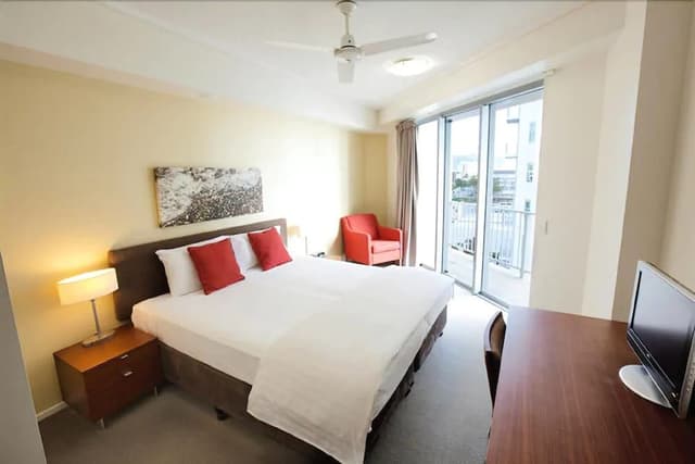 Room (Hotel Ocean)