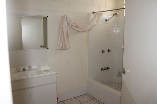 Standard Room (Motel)