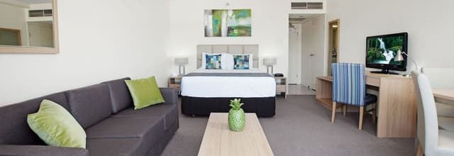 Mountain View Queen Room