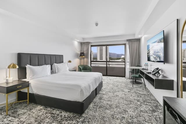 Standard Room, 1 King Bed