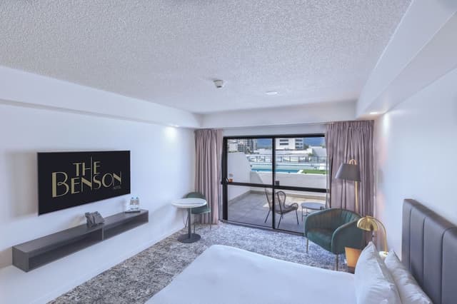 Deluxe Room, 1 King Bed, Terrace