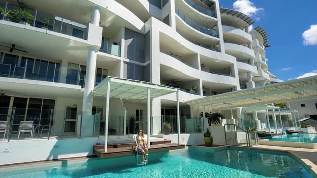 Three Bedroom Swimout Apartment