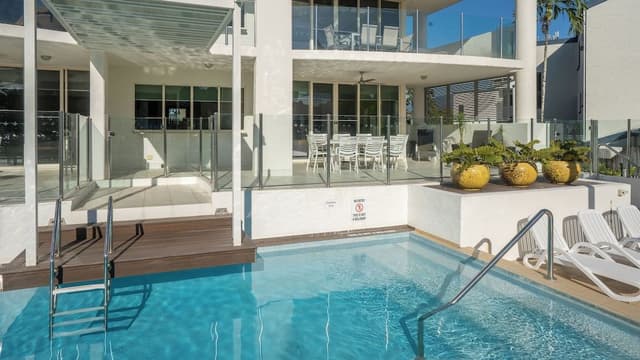 Three Bedroom Swimout Apartment