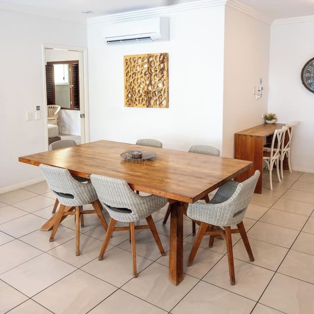 Corner Three Bedroom Swimout Apartment