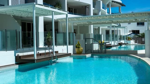 Corner Three Bedroom Swimout Apartment