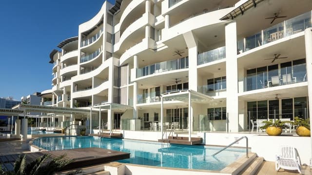 Corner Three Bedroom Swimout Apartment