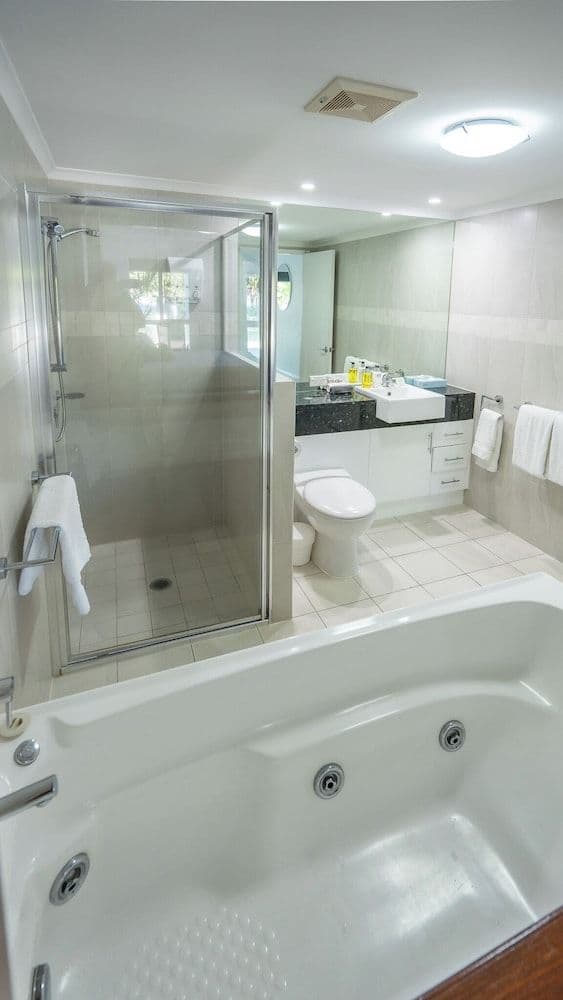 Three Bedroom Swimout Apartment