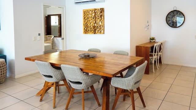 Corner Three Bedroom Swimout Apartment