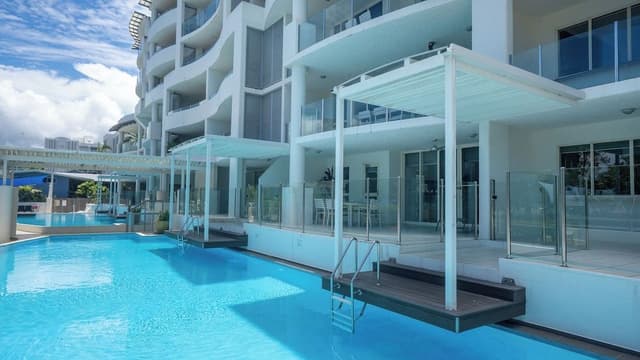 Three Bedroom Swimout Apartment